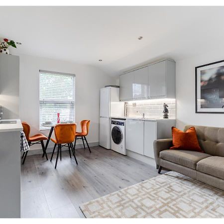 Cozy And Stylish 2 Bedroom Flat In Greater Londres Exterior foto