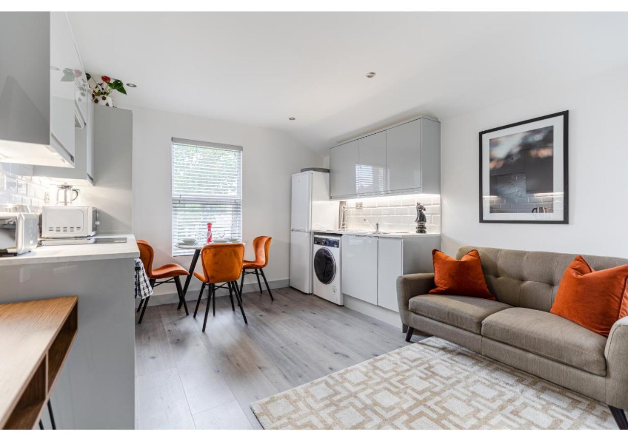 Cozy And Stylish 2 Bedroom Flat In Greater Londres Exterior foto